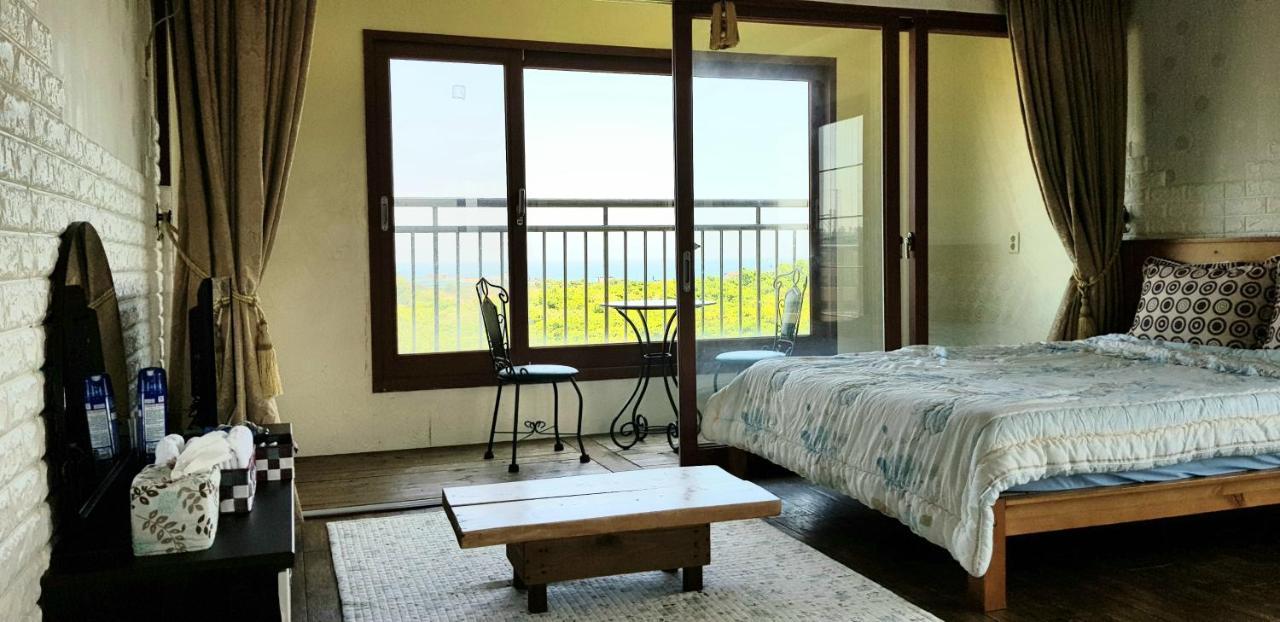 Jun House Hostel Jeju