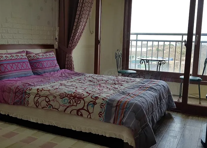 Jun House