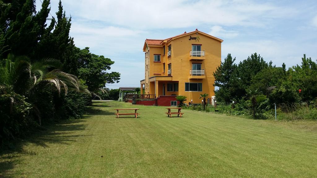 Jun House *