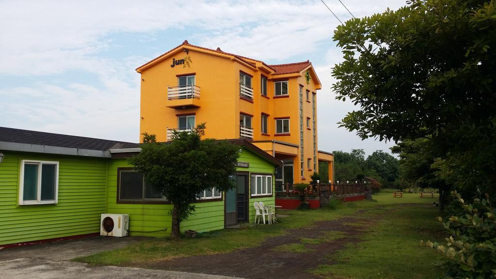 Jun House